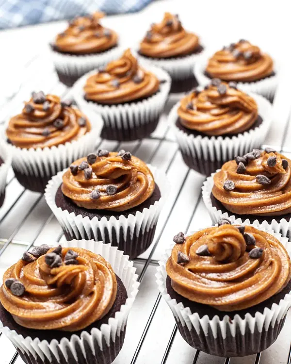 Vegan Chocolate Cupcakes with Peanut Butter & Date Frosting